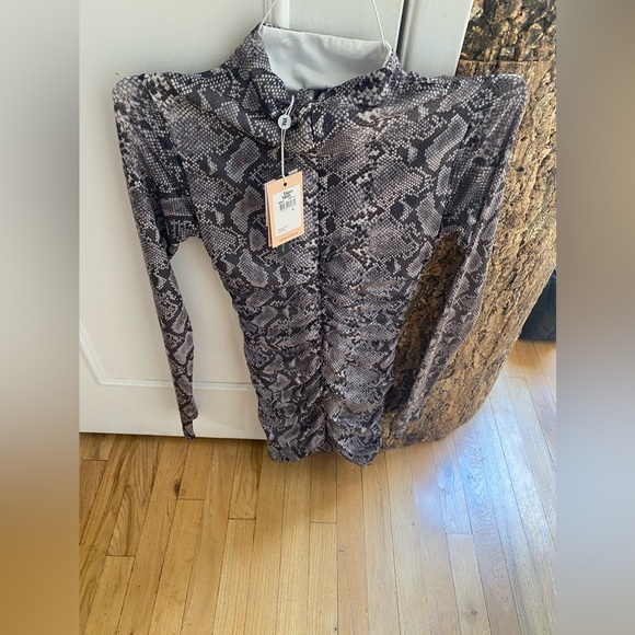 Tiger mist  size medium nwt gorgeous animal print dress. - Picture 3 of 3